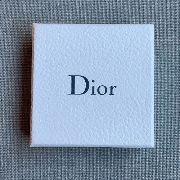 Christian Dior Small Gift Box - Picture 3 of 8